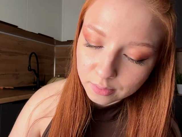 LyndseyShinkle online show from August 15, 2:37 am