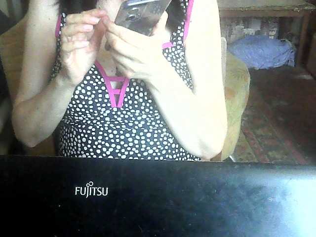 LynnYana online show from August 17, 12:10 pm