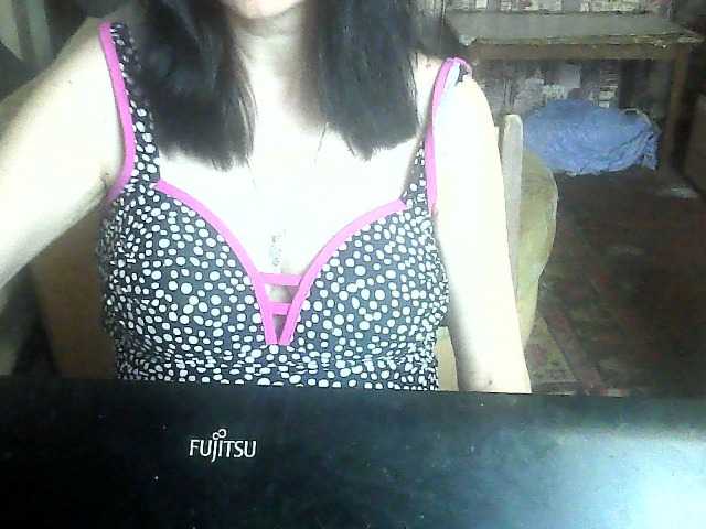 LynnYana online show from August 17, 1:38 pm