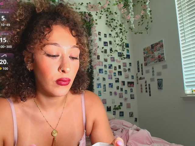 LyraCovee online show from July 29, 1:45 am
