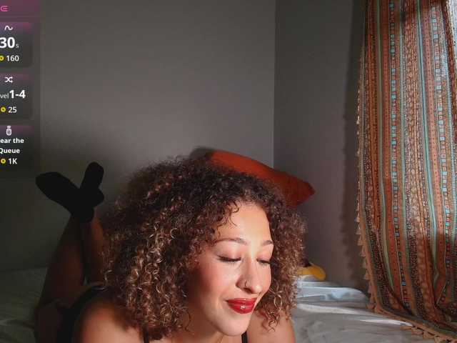 LyraCovee online show from August 8, 12:22 am