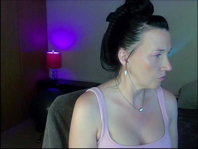 MaciMay online show from August 4, 10:29 pm
