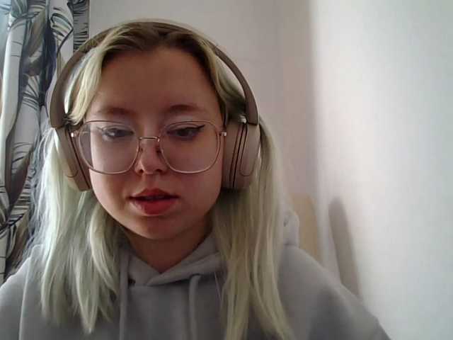 MaddieOrgasm online show from August 14, 2:10 pm