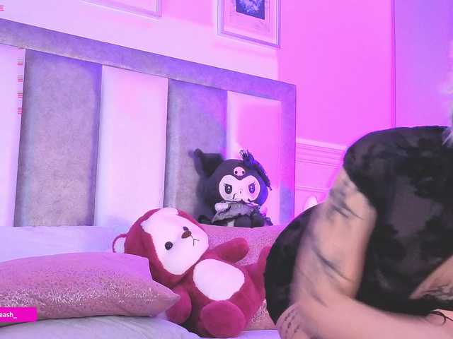 Maddieash online show from July 29, 4:52 am