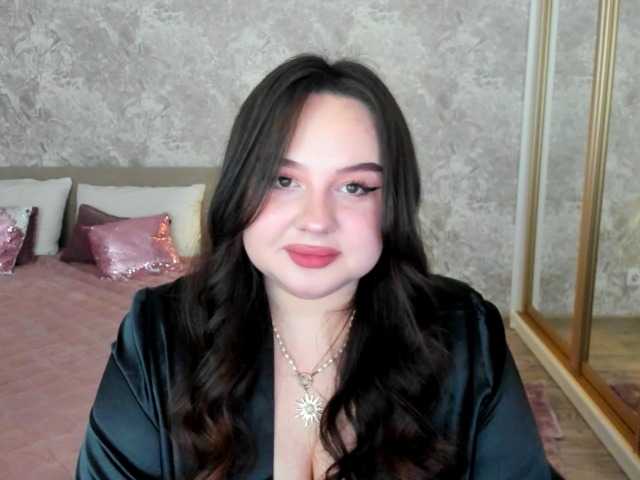 MaddyCroft online show from June 30, 6:53 pm