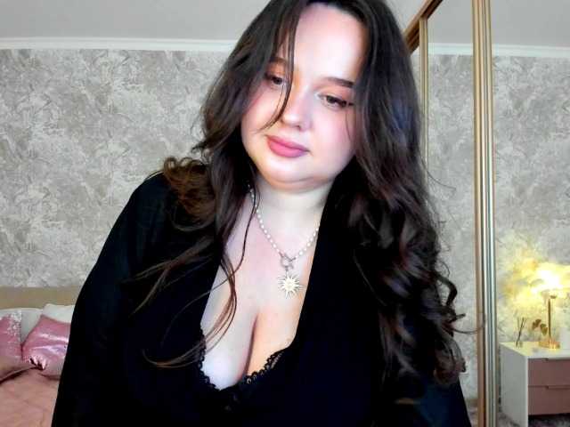 MaddyCroft online show from July 16, 6:47 am