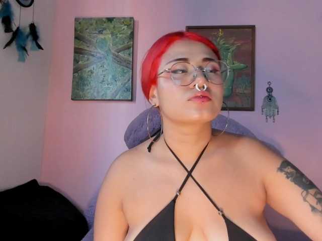 Maddyjhonsson online show from July 30, 10:05 pm