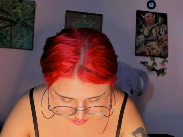 Maddyjhonsson online show from August 5, 3:48 am