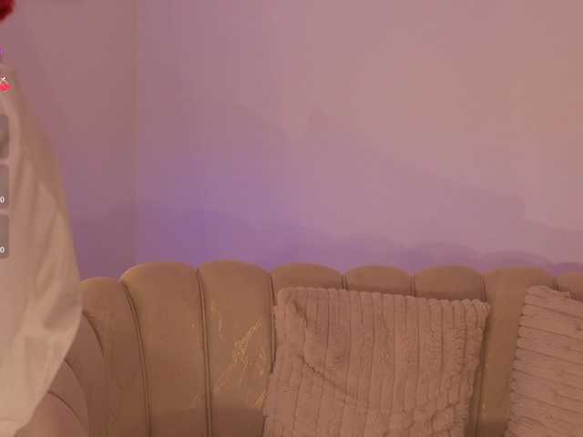 MadelineFox online show from August 10, 11:55 am