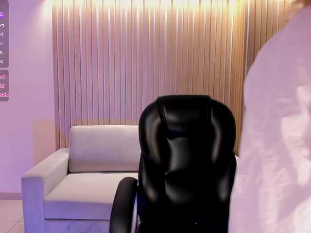 MadisonKane online show from August 8, 5:02 pm