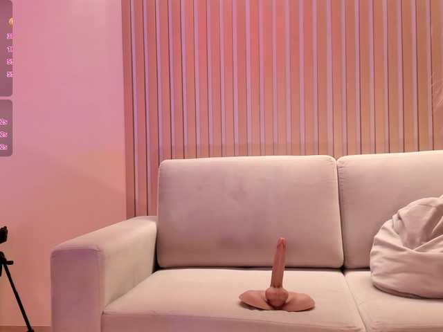 MadisonKane online show from August 9, 4:52 pm