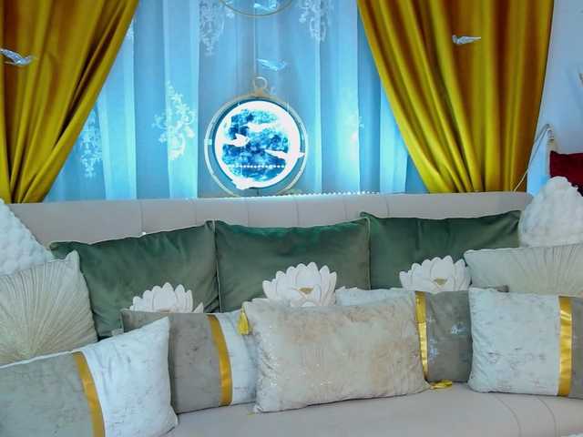 Malvvina online show from August 13, 7:44 am