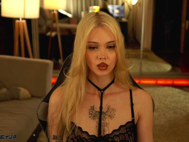 ManiFreyja online show from August 3, 12:39 am