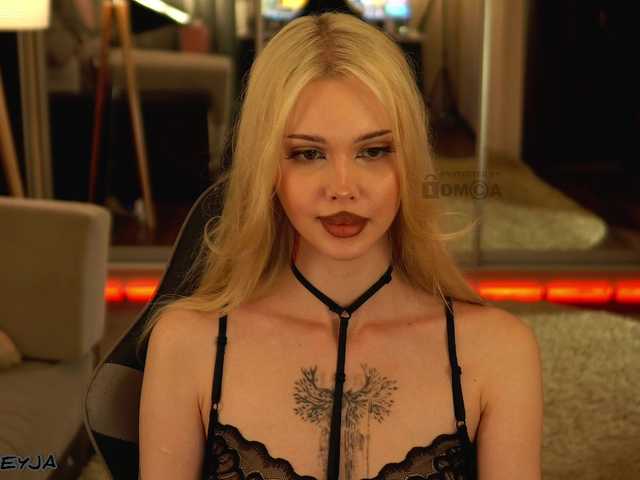 ManiFreyja online show from August 3, 1:45 am