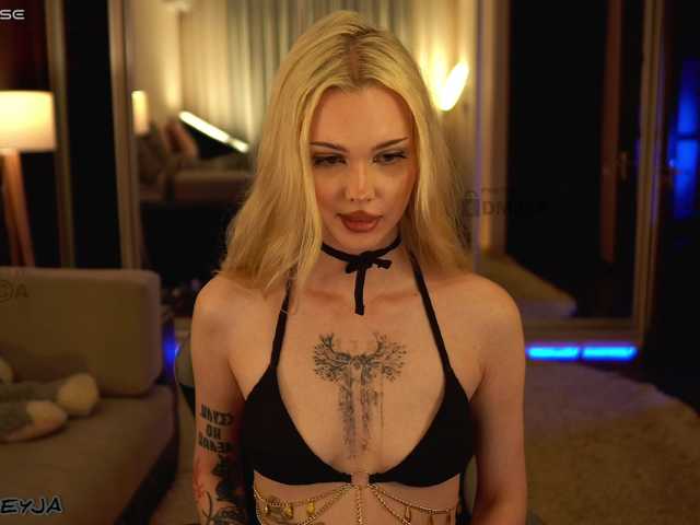 ManiFreyja online show from August 6, 11:26 pm