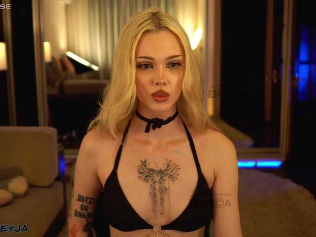 ManiFreyja online show from August 7, 12:32 am