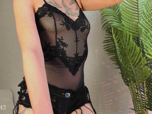 Maribett online show from July 22, 1:24 pm