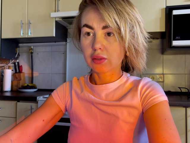 MartaLuna online show from August 8, 1:55 pm