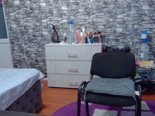 Mary00 online show from August 3, 7:59 am