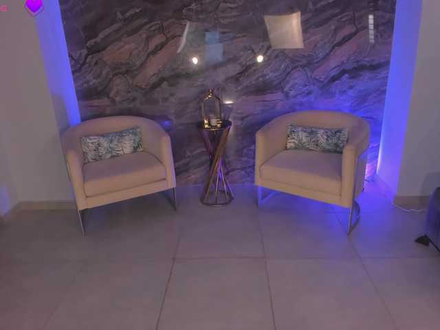 MaryLewis online show from August 13, 9:40 pm