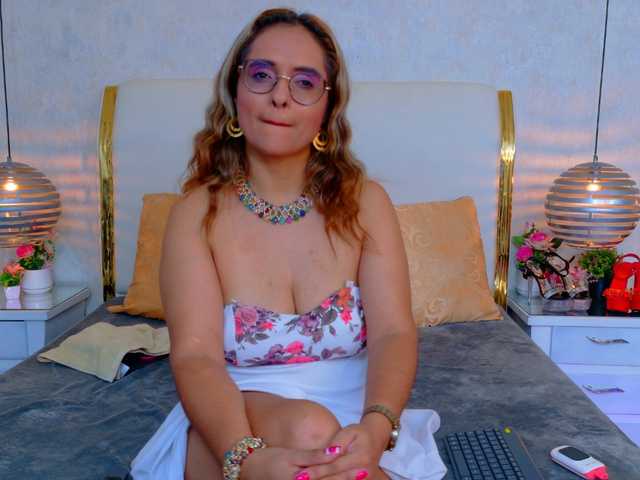 MarylinsVega online show from July 8, 11:31 pm