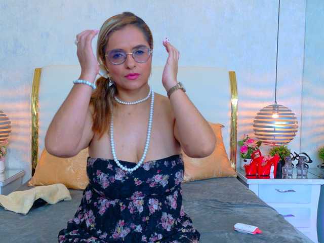 MarylinsVega online show from July 10, 1:22 am