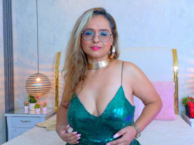 MarylinsVega online show from August 13, 12:02 am