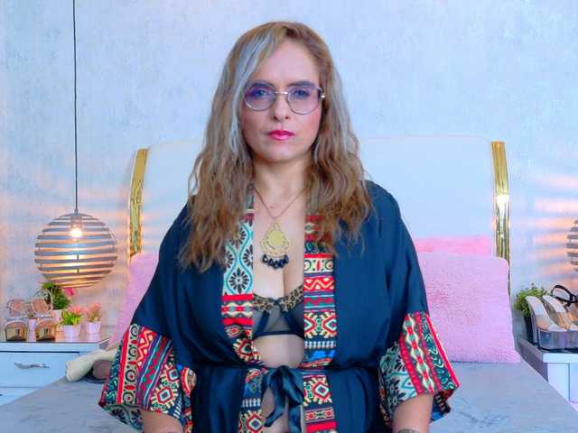 MarylinsVega online show from August 15, 5:22 am