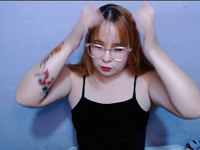 Maxlayla online show from May 29, 7:05 pm