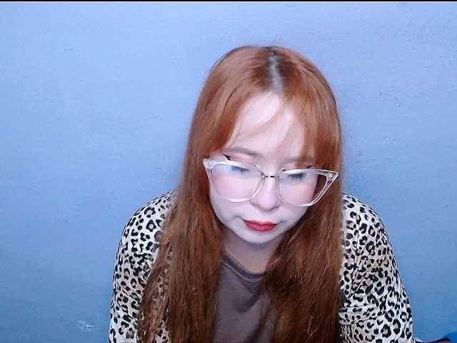 Maxlayla online show from June 12, 7:10 pm