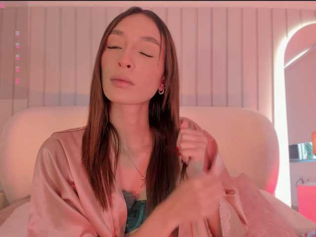 Megan-Holly online show from August 14, 6:44 pm
