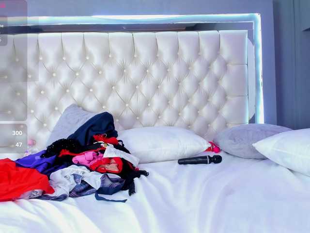 Megan-foxxx online show from August 5, 11:25 pm