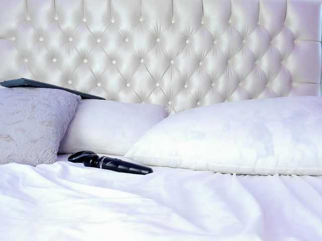 Megan-foxxx online show from August 13, 3:09 am