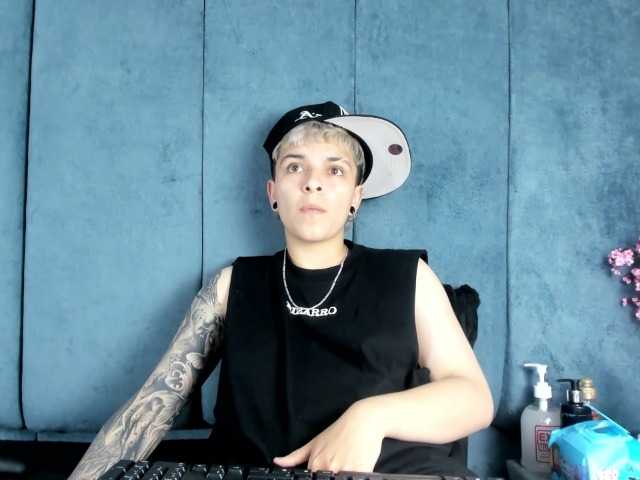 MeganThompson online show from August 5, 9:18 am