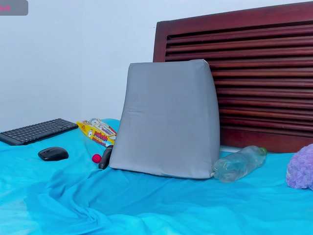 Megansweetcome online show from August 14, 11:30 pm