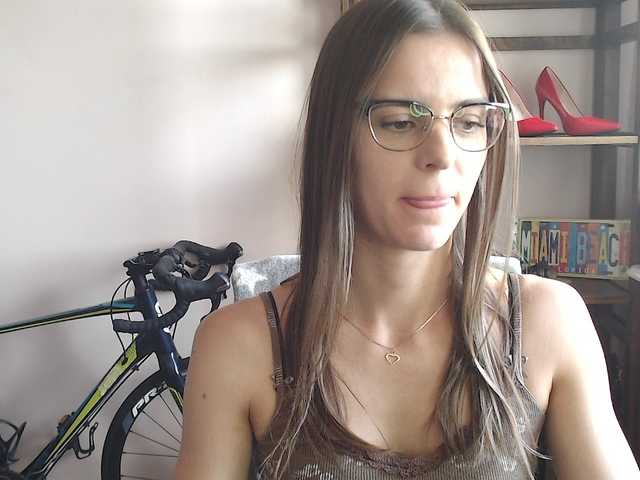 MegiKiss online show from August 8, 3:34 pm
