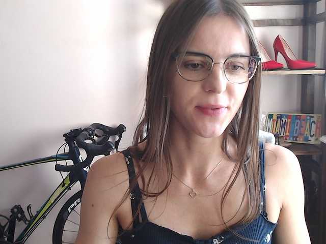 MegiKiss online show from August 9, 8:37 am
