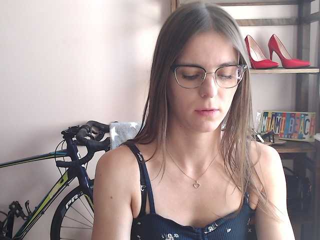 MegiKiss online show from August 9, 9:43 am