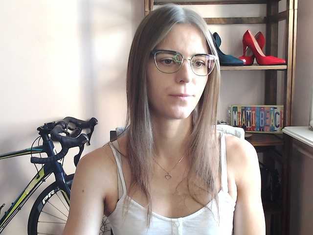 MegiKiss online show from August 15, 6:28 am