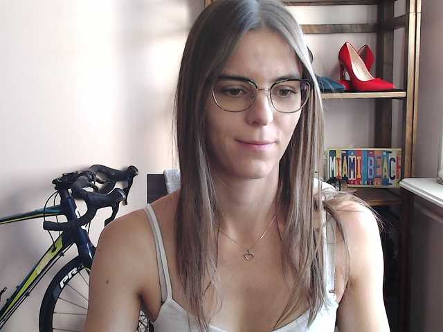 MegiKiss online show from August 15, 7:34 am