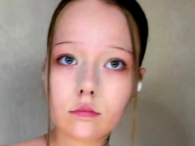 MelMooon online show from July 14, 7:47 pm