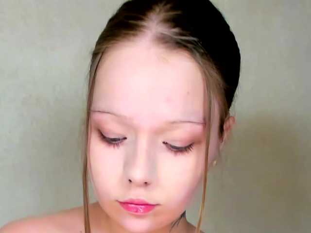 MelMooon online show from July 27, 8:14 pm