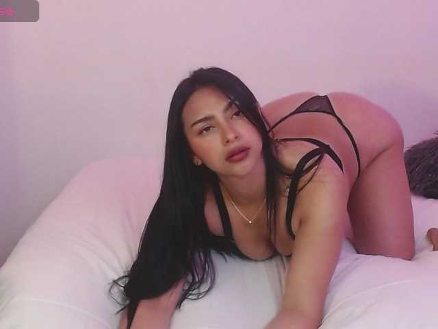 MelaniieJ01 online show from June 10, 10:49 pm