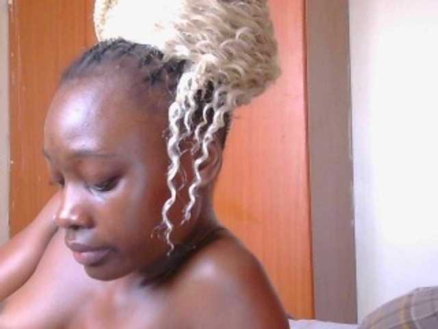 Melaninqueen19 online show from August 12, 12:29 pm