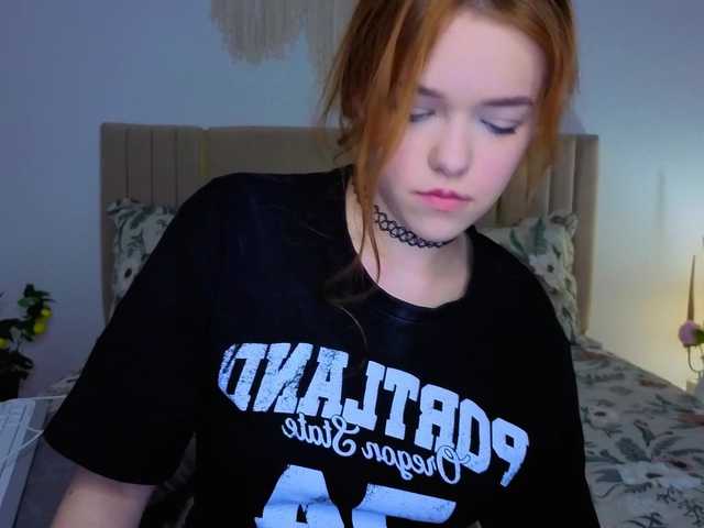 Melissa-me0w online show from August 12, 10:23 pm