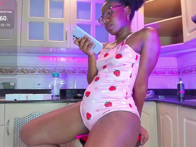 MelodyBlazze online show from August 4, 9:45 pm