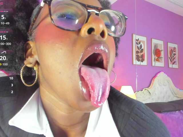 MelodyBlazze online show from August 5, 9:35 pm