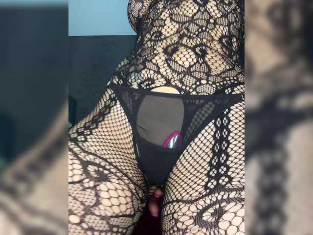 MelodyFox online show from August 6, 7:57 pm