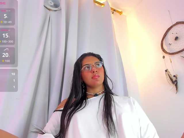 Melodymoore online show from August 9, 2:56 am