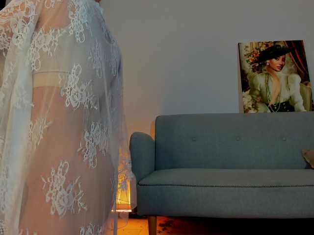 Mia-Milan18 online show from August 5, 6:33 am